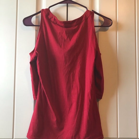 Off the shoulder, red top, small - Picture 2 of 3